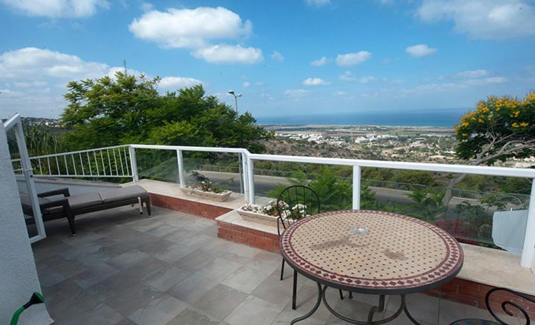 Boutique Apartment "Facing The Sea" Haifa Buitenkant foto