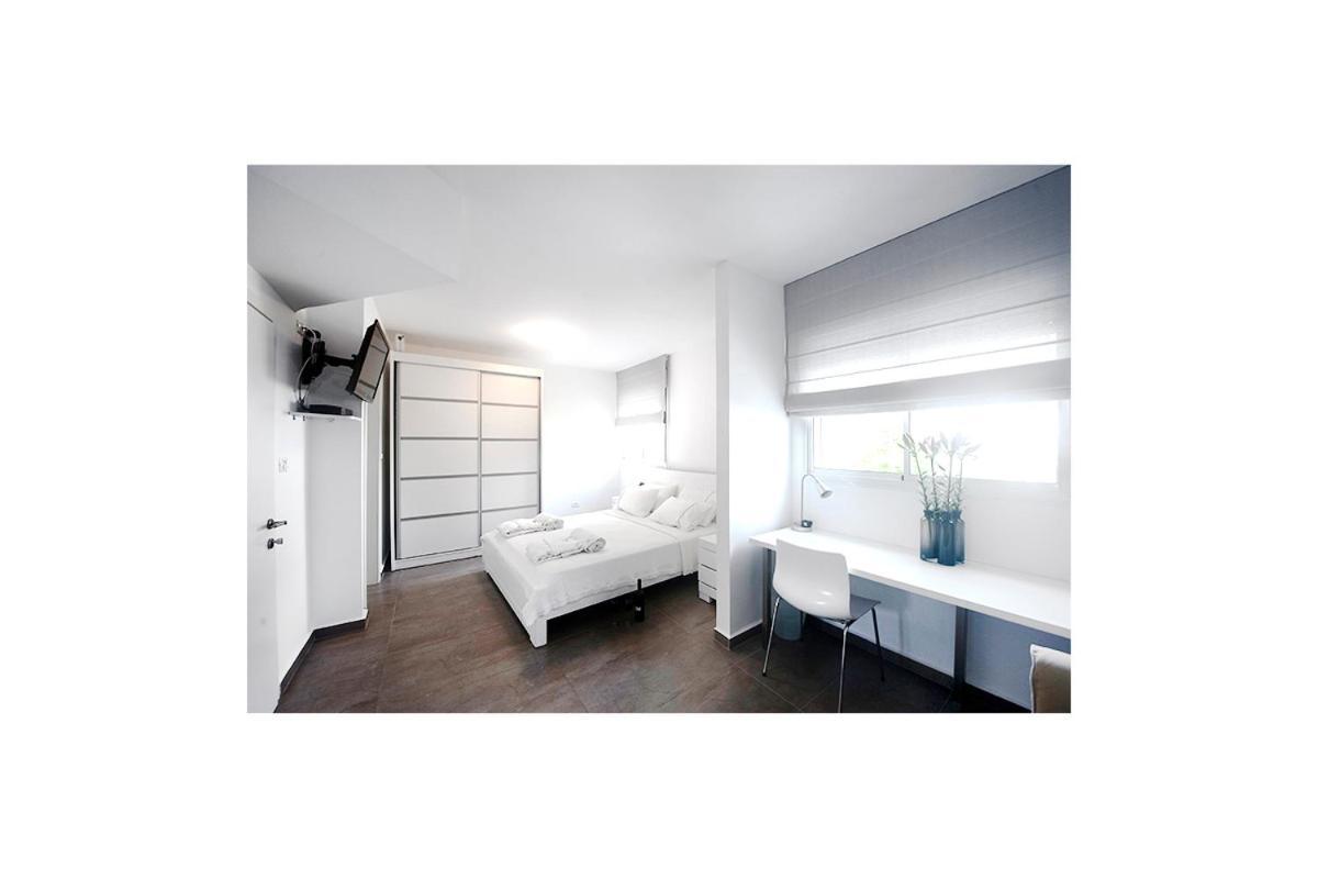 Boutique Apartment "Facing The Sea" Haifa Buitenkant foto