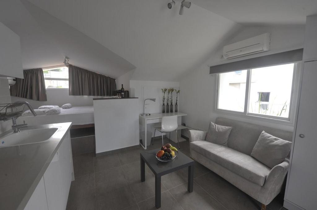 Boutique Apartment "Facing The Sea" Haifa Buitenkant foto